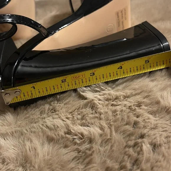 Very nice and new Lemon Drop by privileged Sandals - Picture 11 of 11